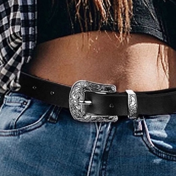 Accessories - ⚡️Black and Silver Belt NWT